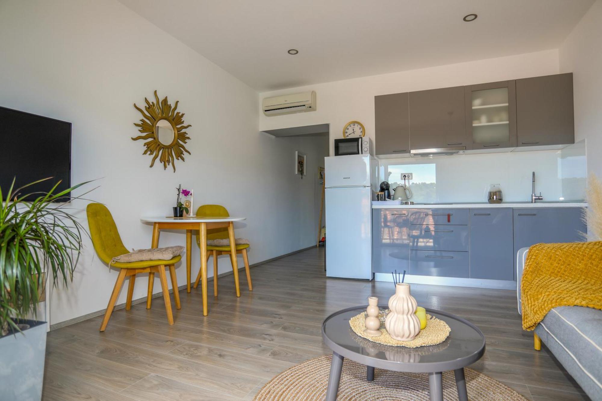 Juric 32 - Boutique Apartments Hvar Town Buitenkant foto